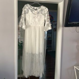 Jianshan maxi dress. White Tulle and Lace with 3D butterfly lace detail. Size 8